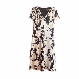 Karl Lagerfeld Paris black white vneck dre…